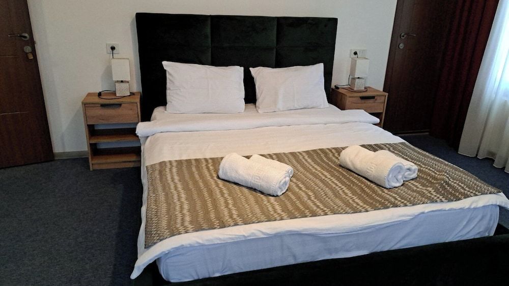 MOOD HOTEL KAZBEGI Deluxe Double Room 5