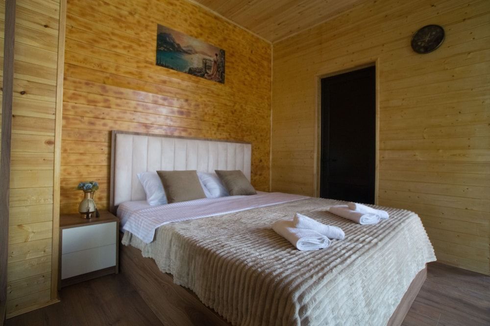 Prestige Guest House Deluxe Apartment, Balcony, City View 3