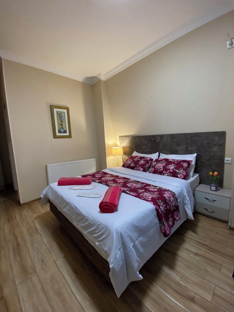 Grand Central Classic Double Room, City View 3