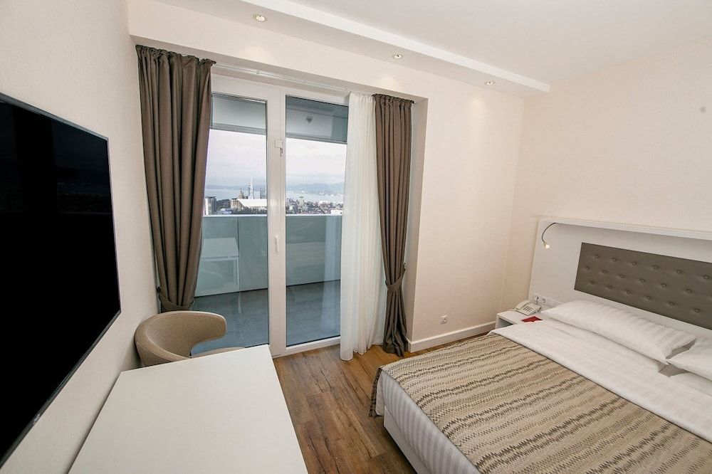 Epica Luxury Suit Luxury Studio Suite 8