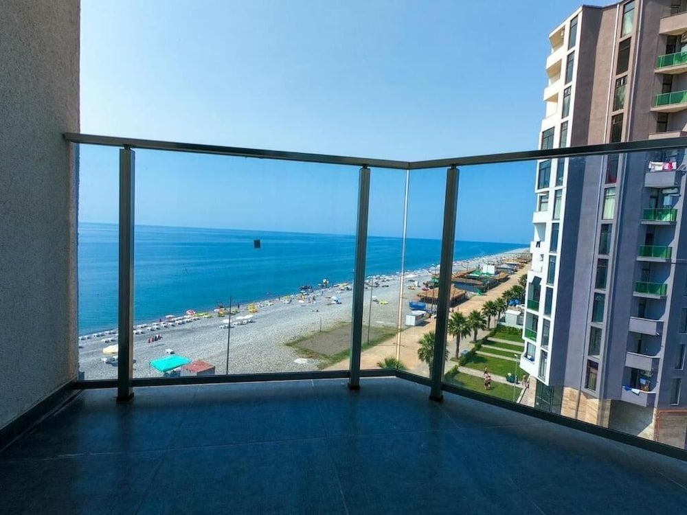 Pano Hotel Deluxe Double Room, Sea View 11