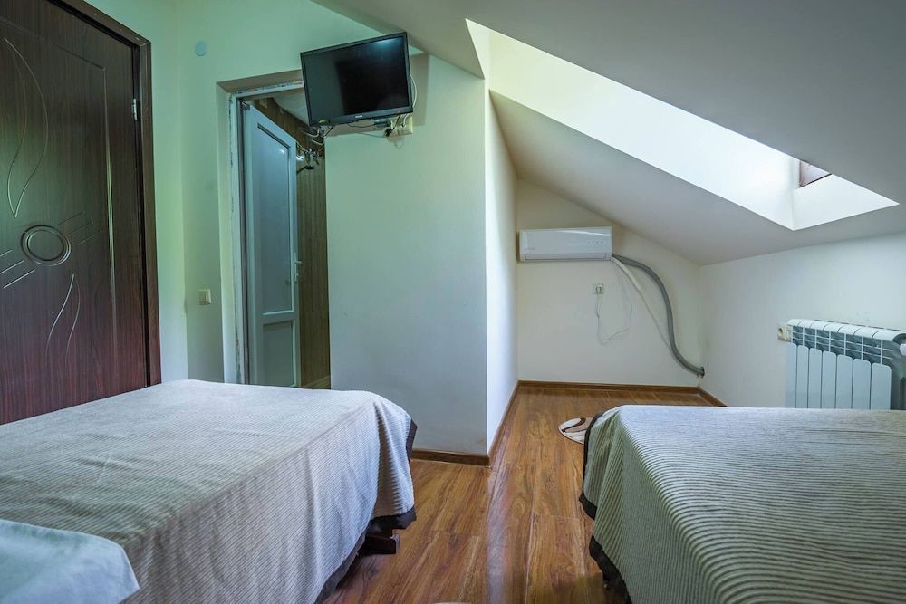 Prometheus Gate Hotel Classic Double or Twin Room, Mountain View 3