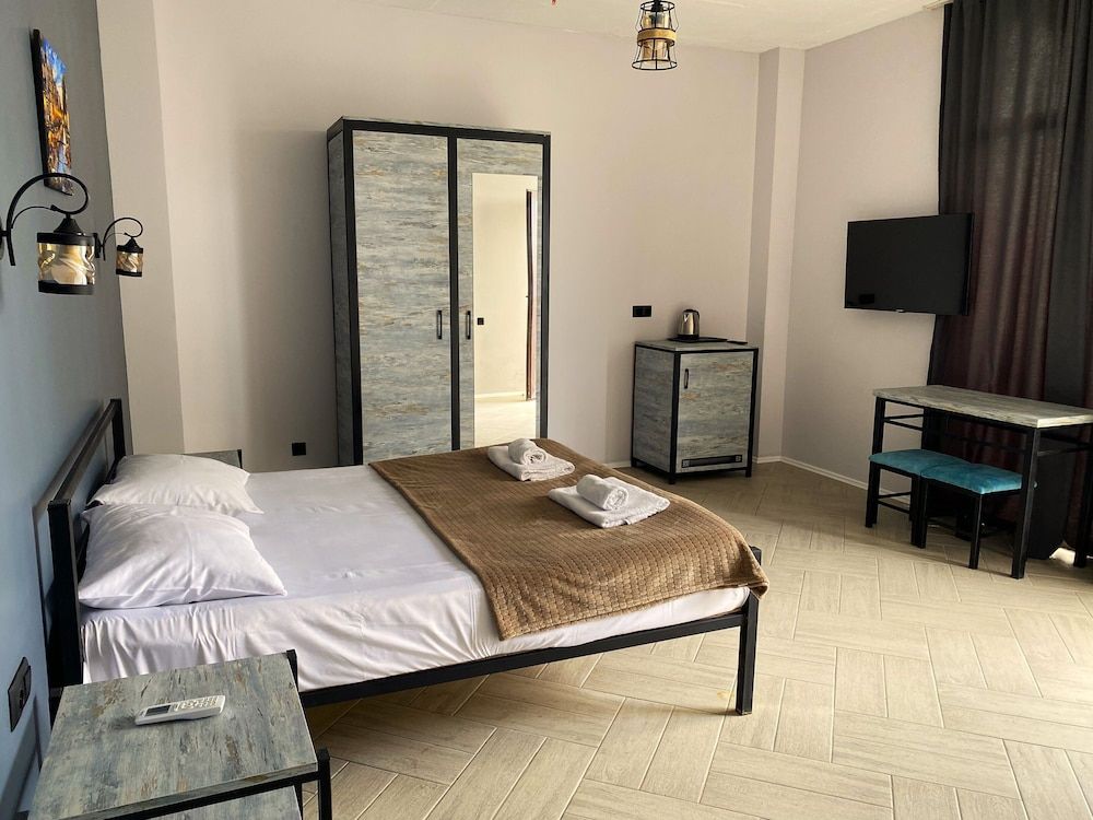 Double Room, Mountain View