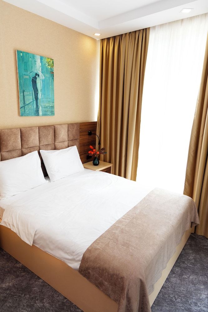 Aniko Hotel Standard Double Room 6