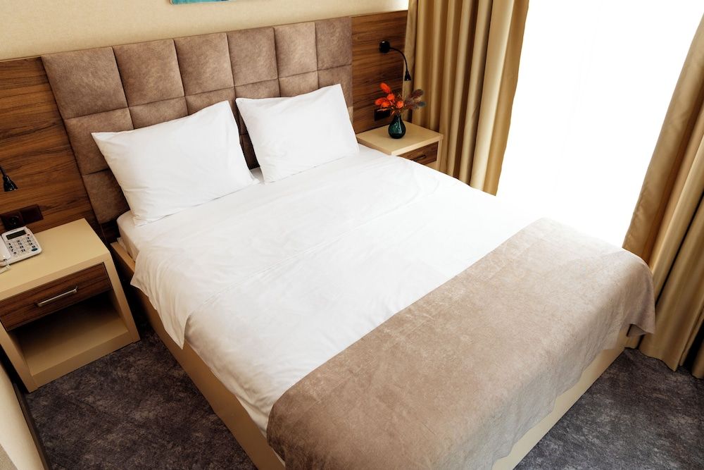 Aniko Hotel Standard Double Room 5