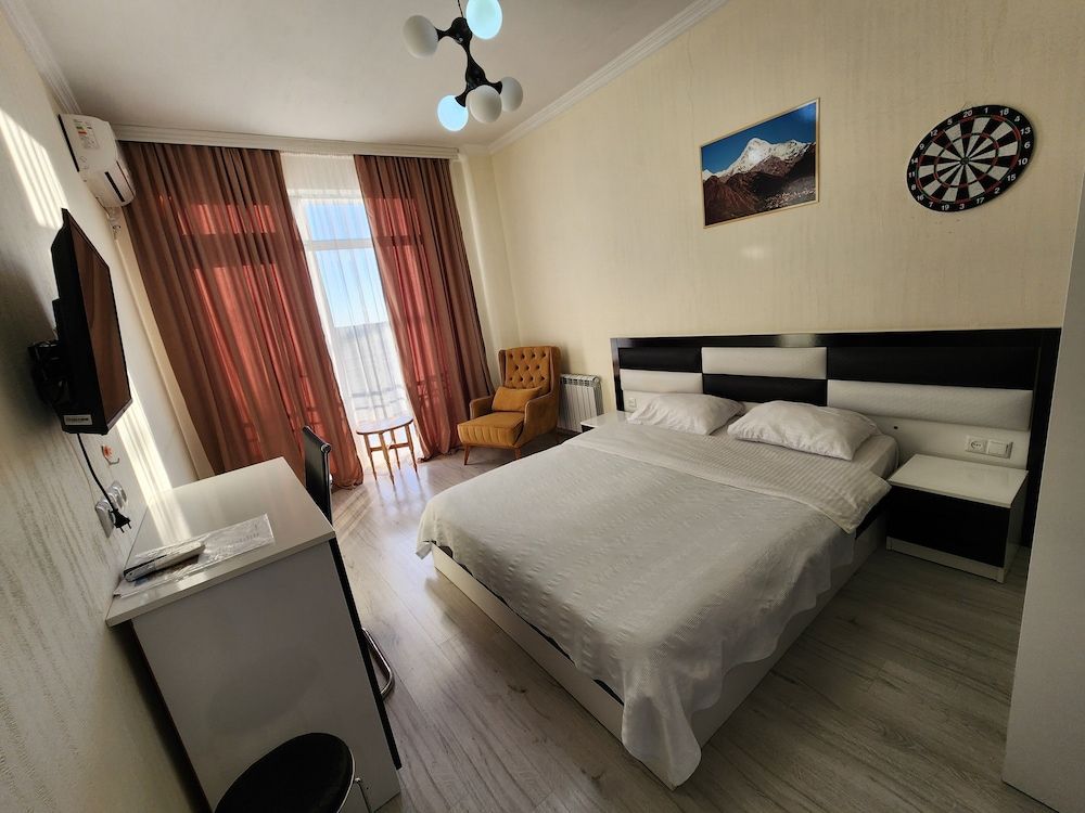 Batumi hotel Lalasa Standard Double Room, Balcony, City View 4