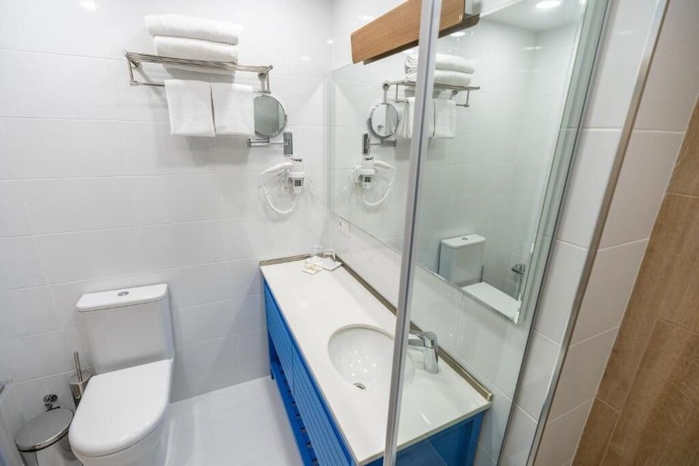 Seagull Boutique Hotel Batumi Economy Double Room, Partial Sea View 3