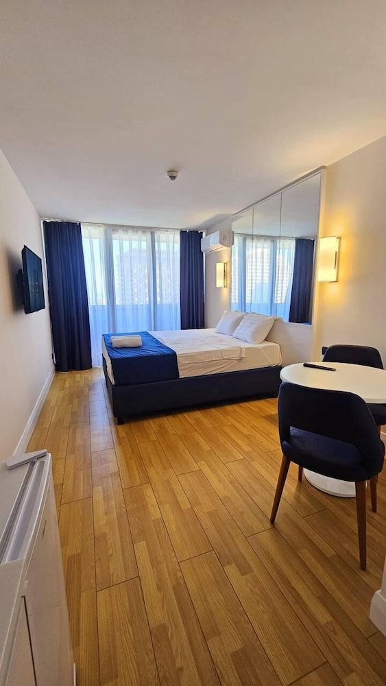 Apartment, 1 King Bed, Balcony, Sea View