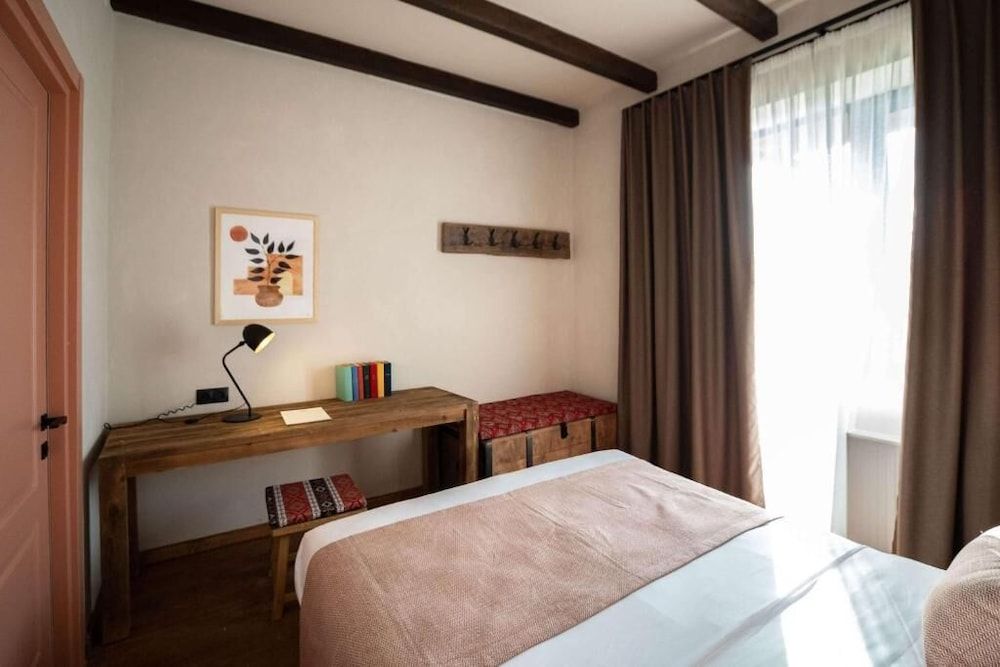 Hameau Mukhrani Classic Double Room, Balcony 4