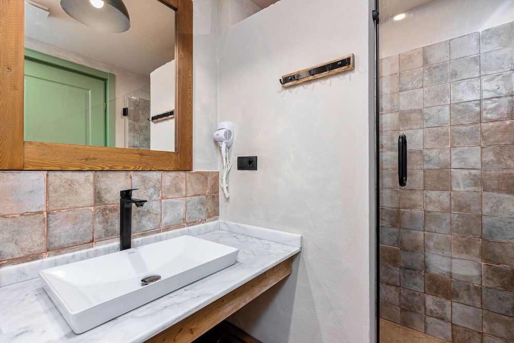 Hameau Mukhrani Standard Twin Room, Balcony, Garden View 7