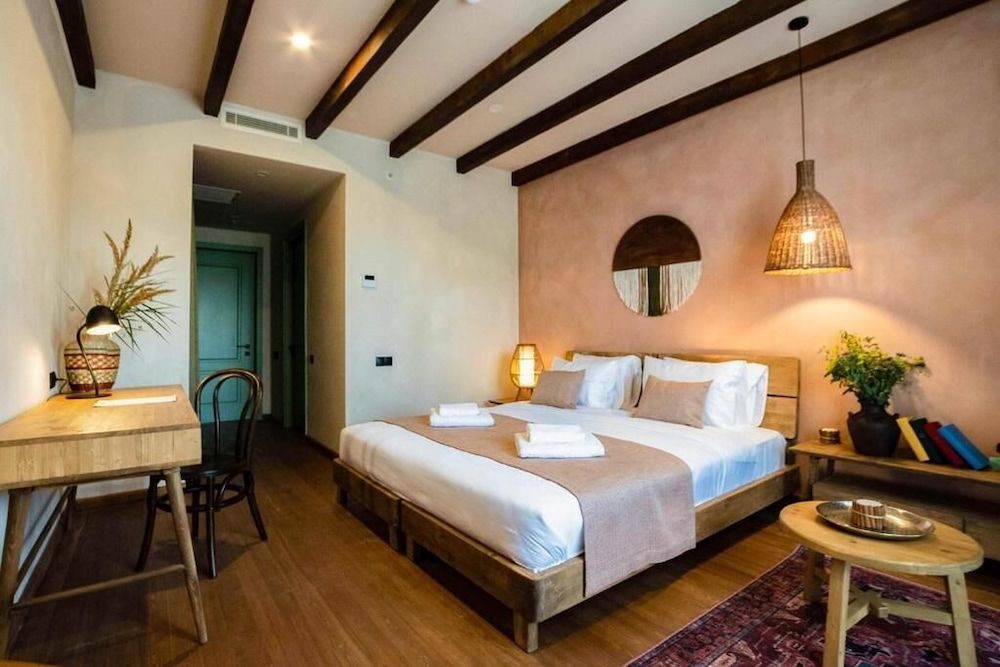 Hameau Mukhrani Standard Double Room, Balcony, Garden View 3