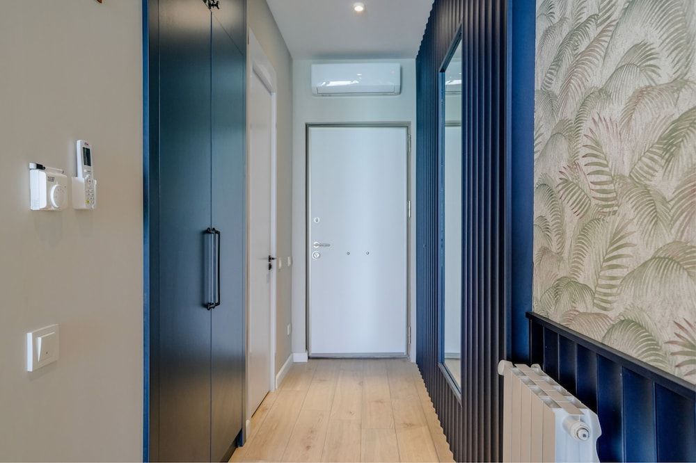 Next White RightApart Luxury Studio Suite 7