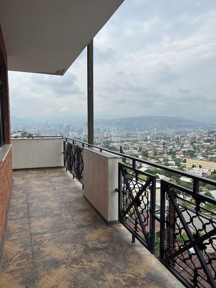 Panorama David Family Apartment, Balcony, City View 4