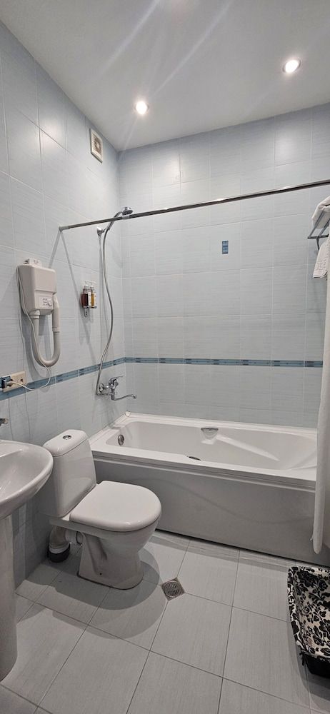 Cruise Hotel Economy Single Room, Courtyard View 4