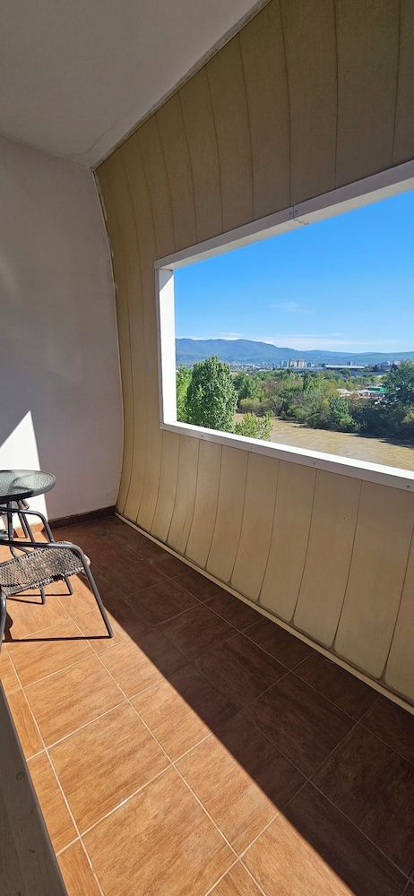 Cruise Hotel Economy Single Room, Courtyard View 2