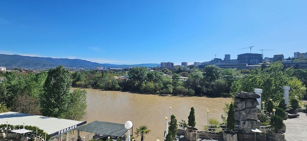 Cruise Hotel Standard Double or Twin Room, Balcony, River View 5