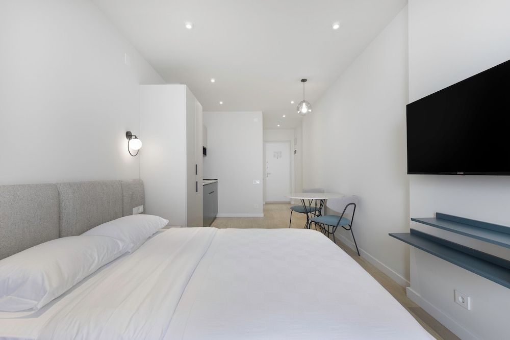 Next Apartments Official