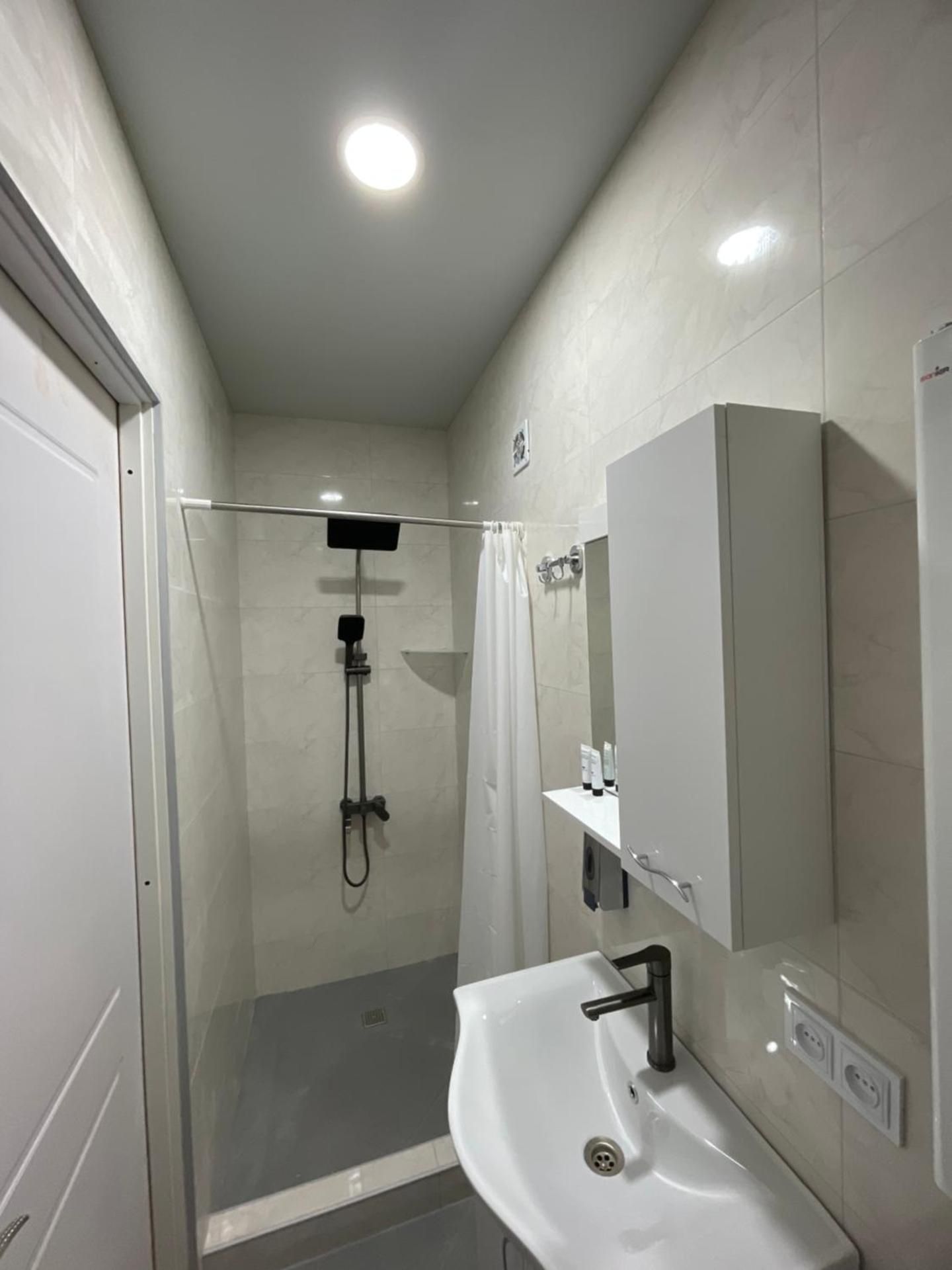 Guest House Top Floor Twin Room 2