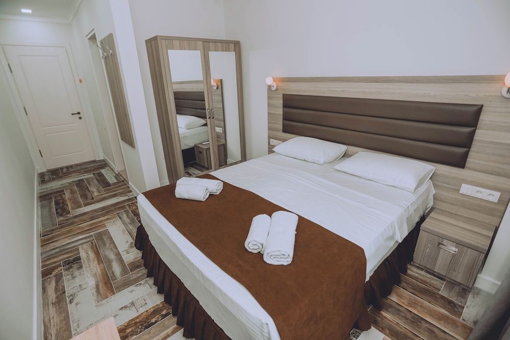 Royal Medis Hotel Standard Double Room 4