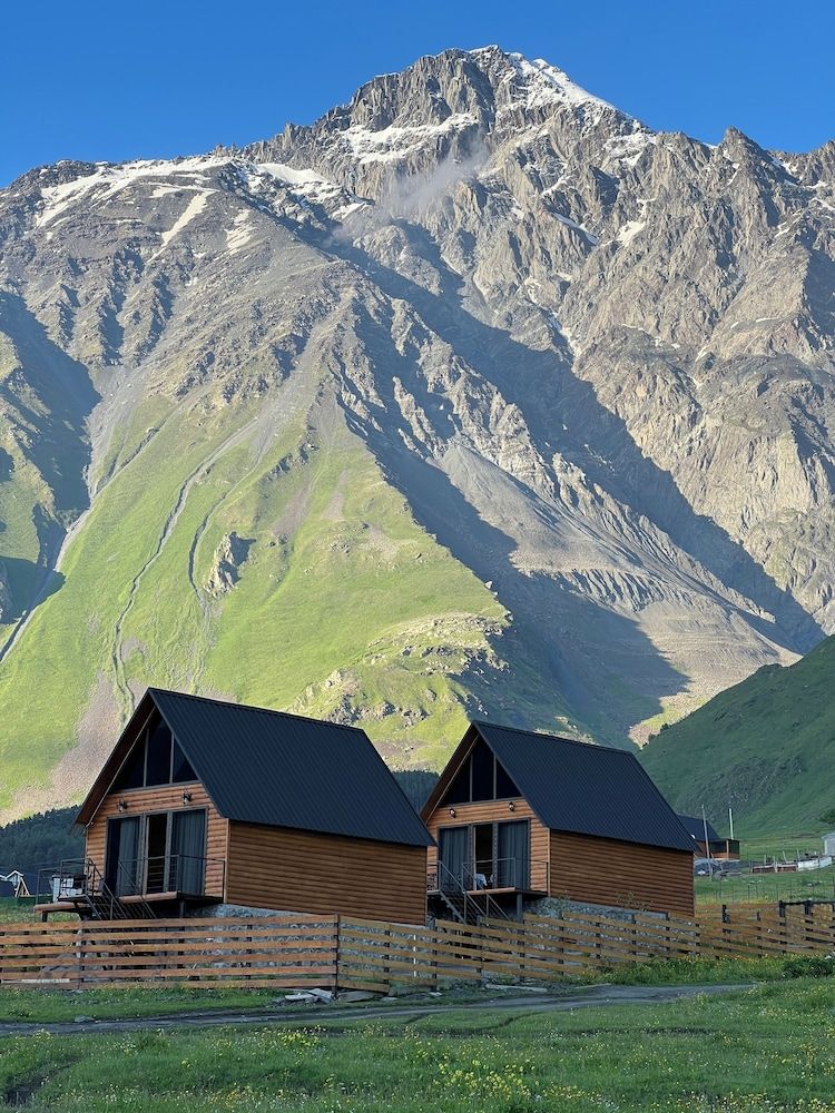 Traveler's Cottage in Kazbegi Comfort Cottage 4