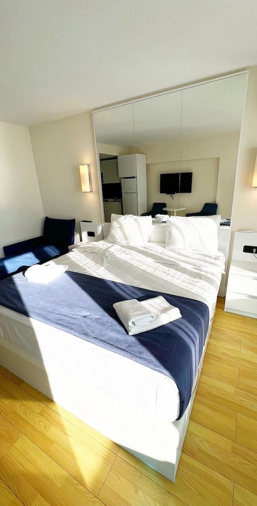 Apartment the Best Batumi City U Mzii Comfort Studio Suite, Non Smoking, Partial Sea View 14