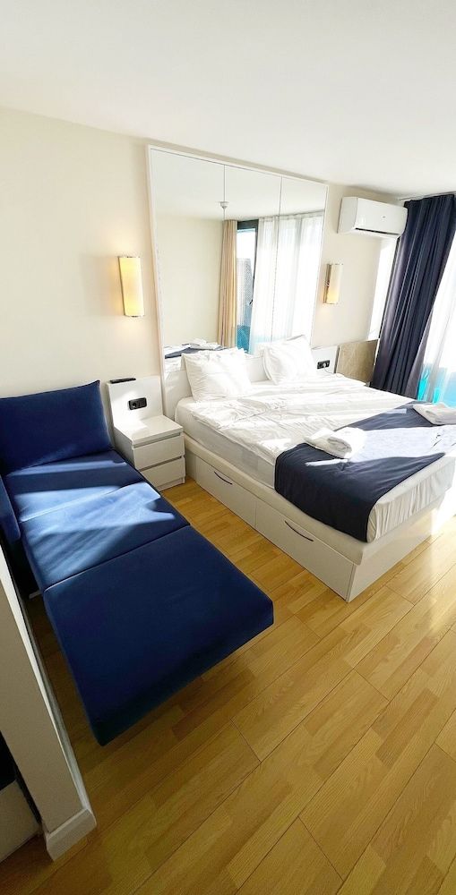 Apartment the Best Batumi City U Mzii Comfort Studio Suite, Non Smoking, Partial Sea View 12