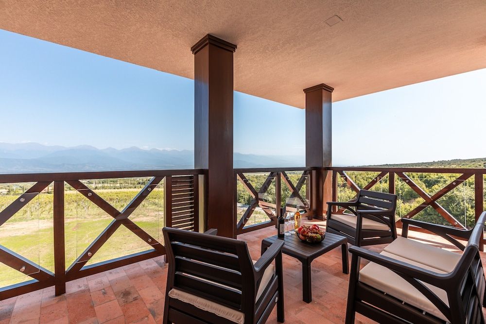 Hotel Qvevrebi Double or Twin Room, Mountain View 8