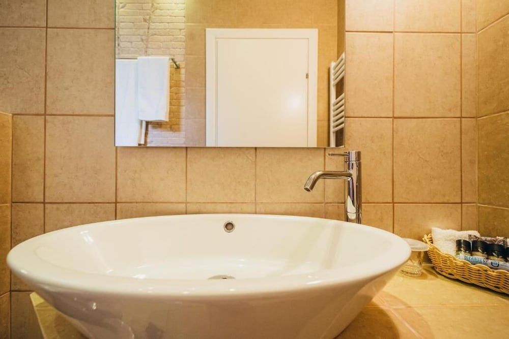 To Spiti tis Sofias Deluxe Double Room Purple 8