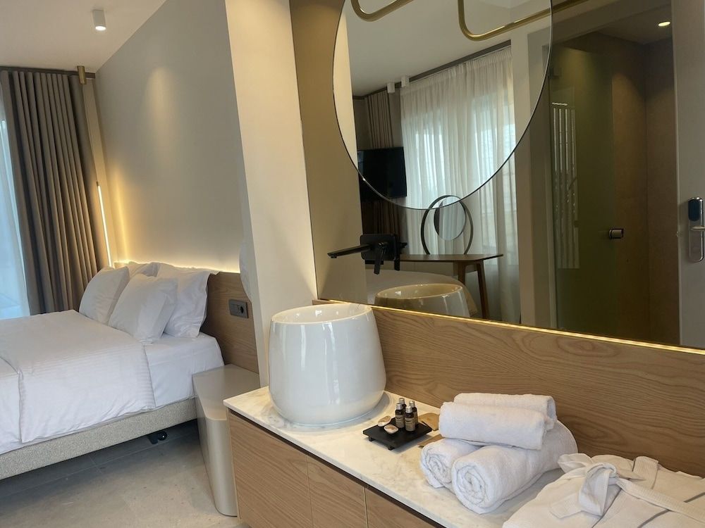 Balance Accommodation Deluxe Double Room, 1 King Bed 9