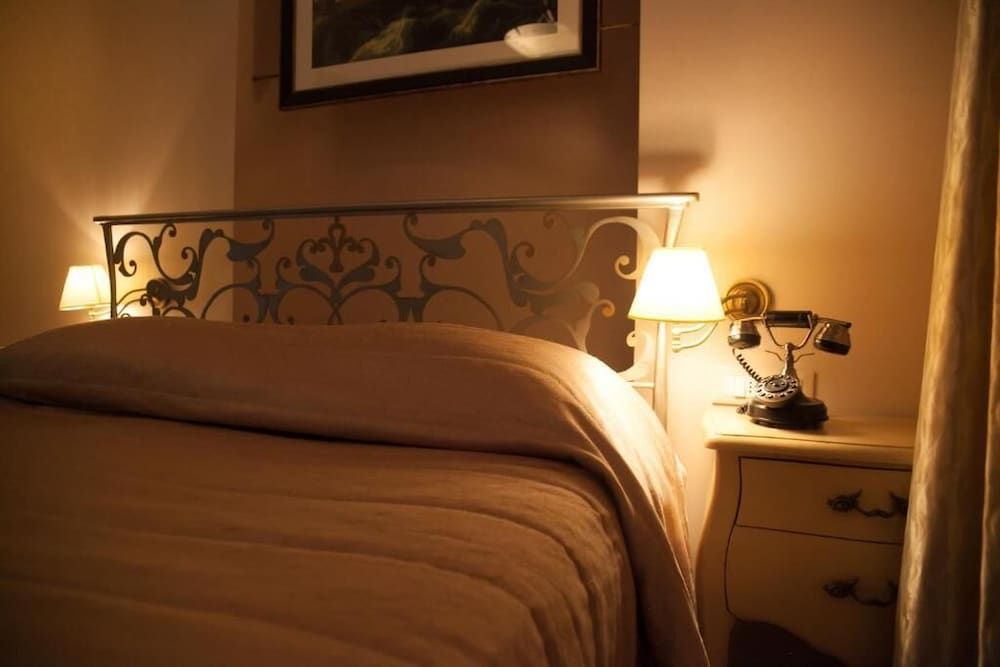 Spon Boutique Hotel Superior Double Room, Balcony 2