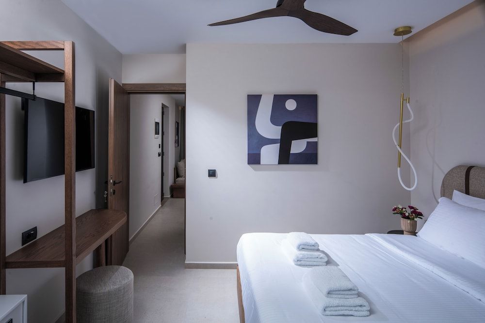 Vaya Suites by Omilos Hotels Senior Suite 8