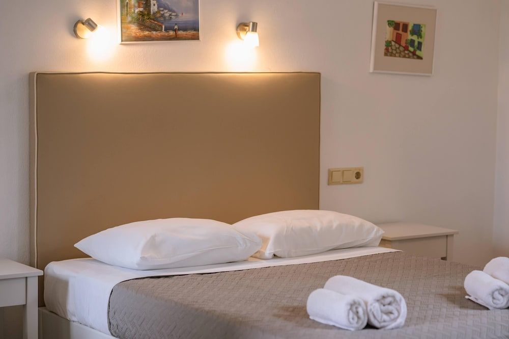 Superior One Bedroom Apartment