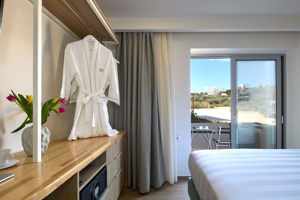 Deluxe Suite, 1 King Bed with Sofa bed
