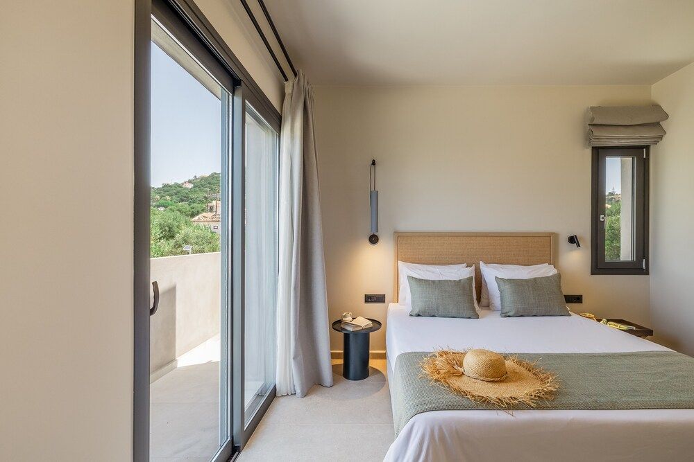 Suite, Sea View