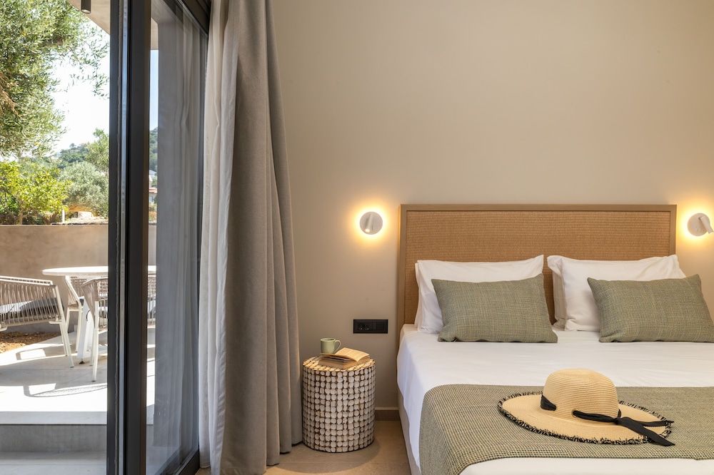 Suite, Garden View