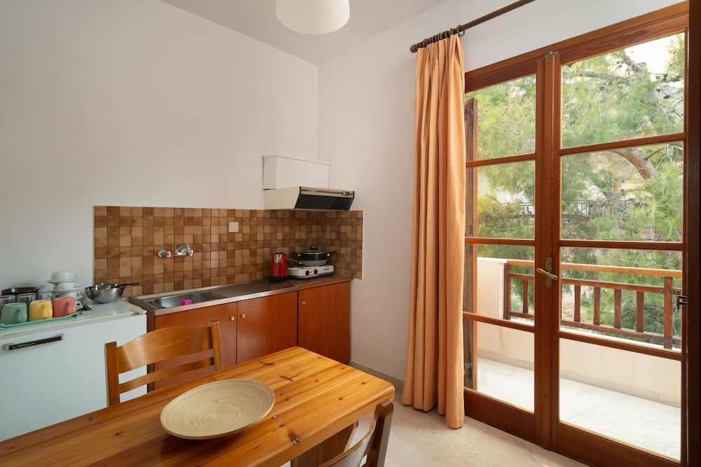 Alta Vista Studios Comfort Triple Room, Balcony, Garden View 6