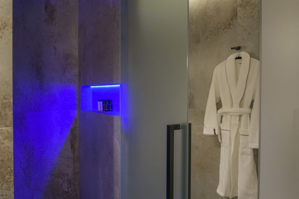 Aval Riviera Design Apartment, 2 Bedrooms, Sea View 9