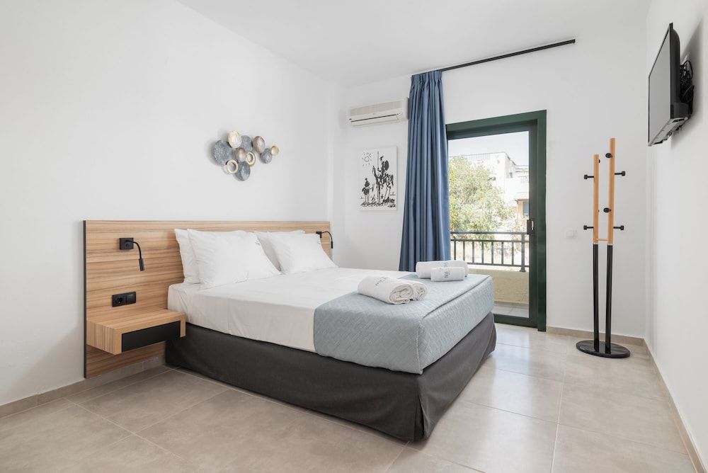 Superior Apartment, 1 Bedroom, Jetted Tub, Bay View