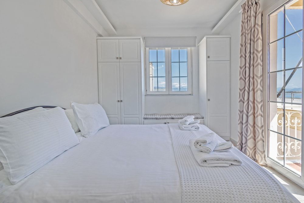 Old Fortress View Roof Top Apartment by Konnect Superior Apartment, Sea View