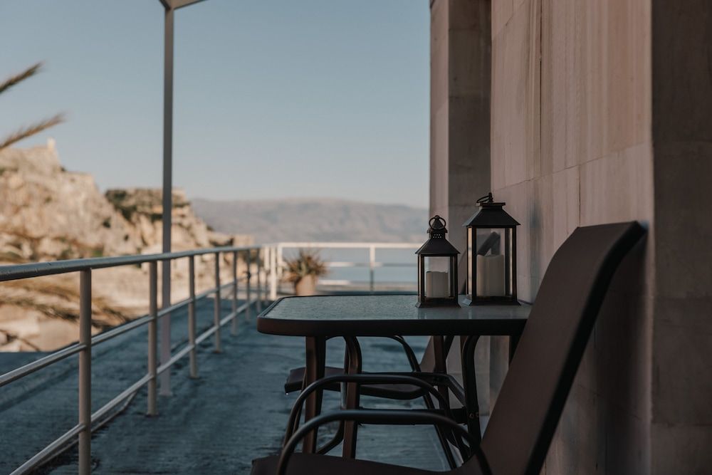 Old Fortress View Roof Top Apartment by Konnect Superior Apartment, Sea View 5