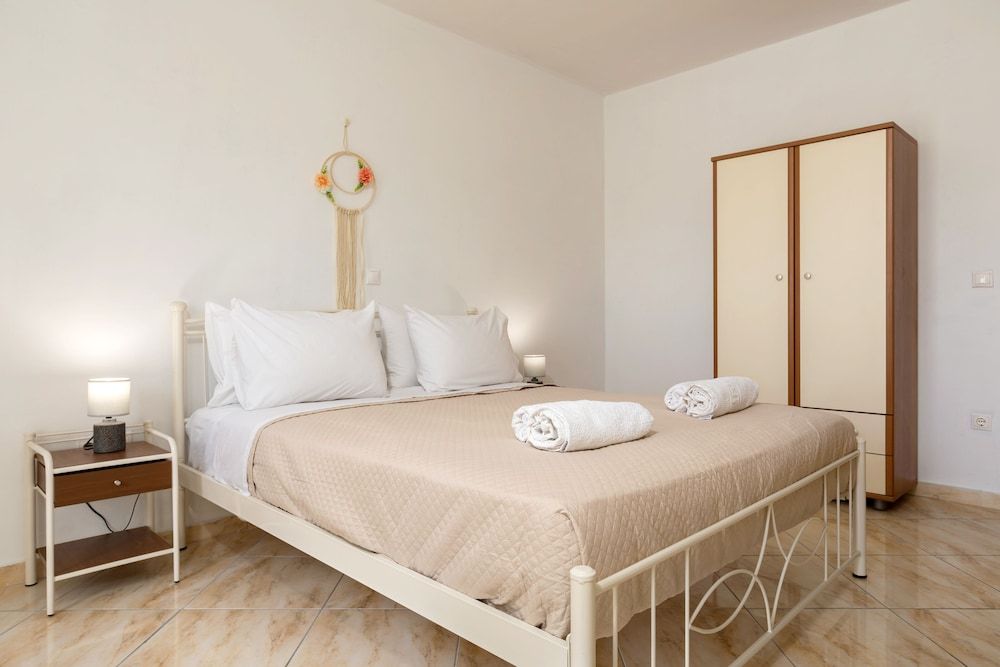 Apartment, 3 Bedrooms, Smoking, Patio