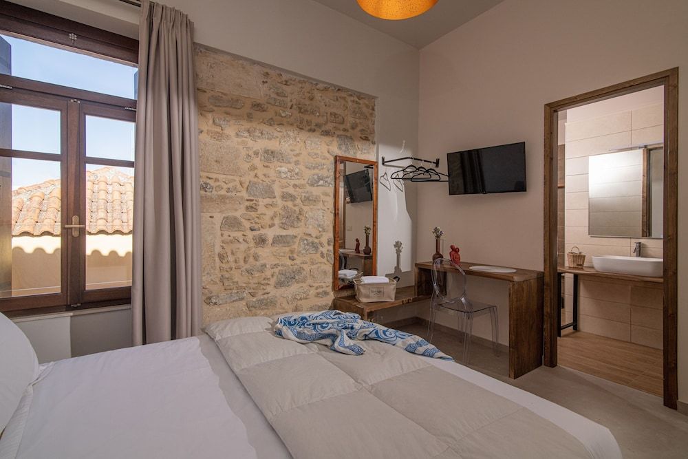 Studio with City View - AVRA