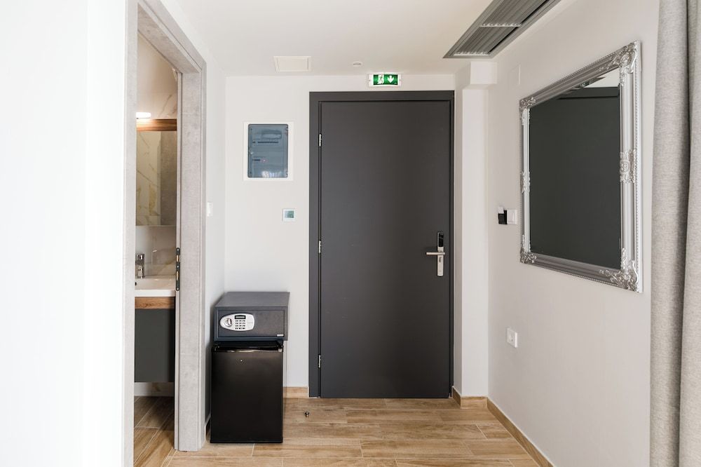 Comfort City Suites & Rooms Standard Room 27