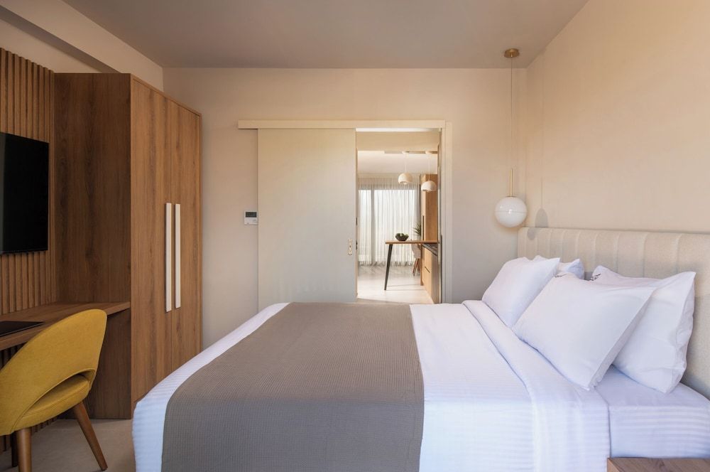 Deluxe Suite with Private Pool