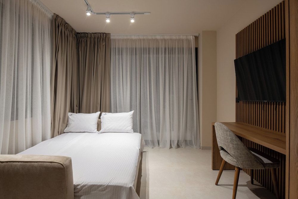 Deluxe Suite with Private Pool