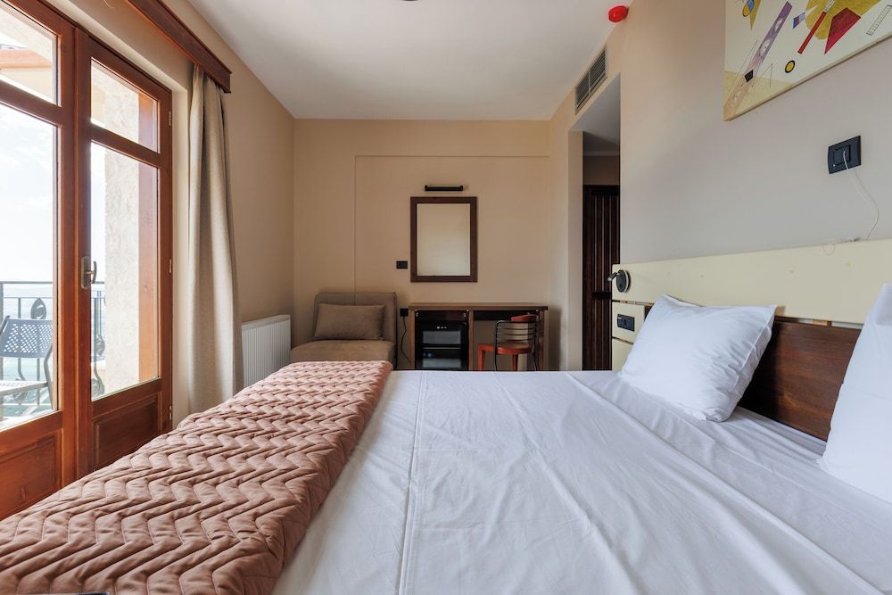 The View Panoramic Double or Twin Room, Lake View 3