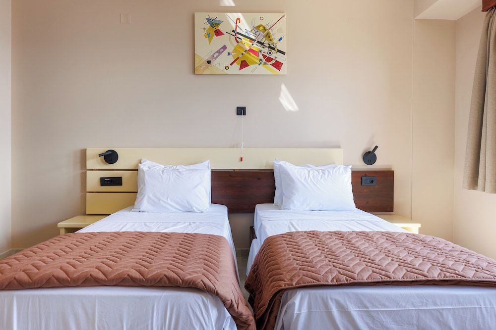 The View Basic Double or Twin Room, Hill View 4