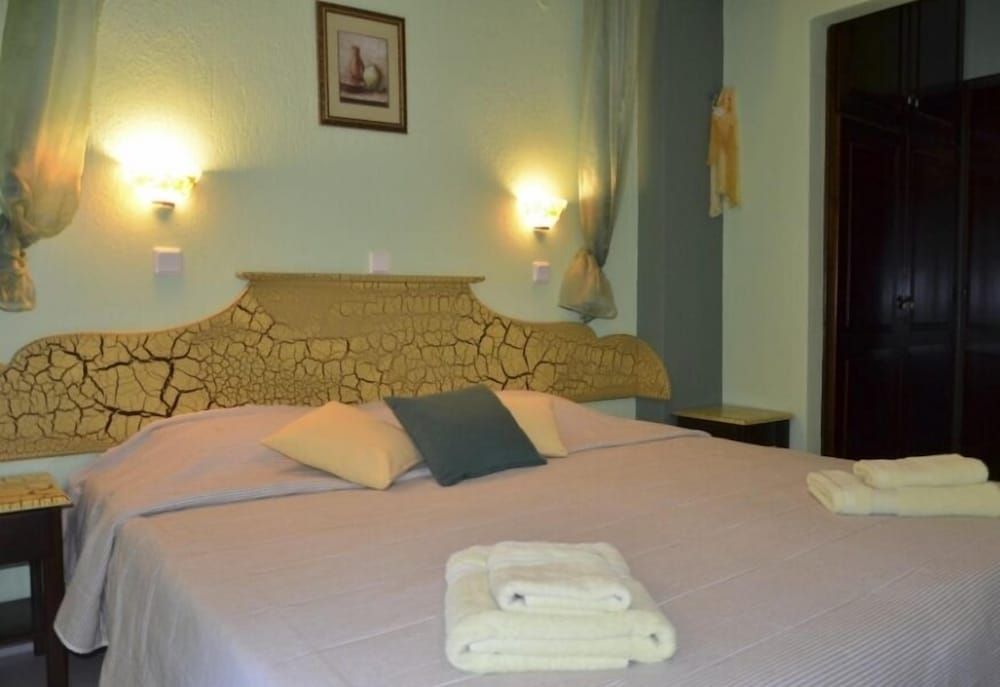 Double Room(3)