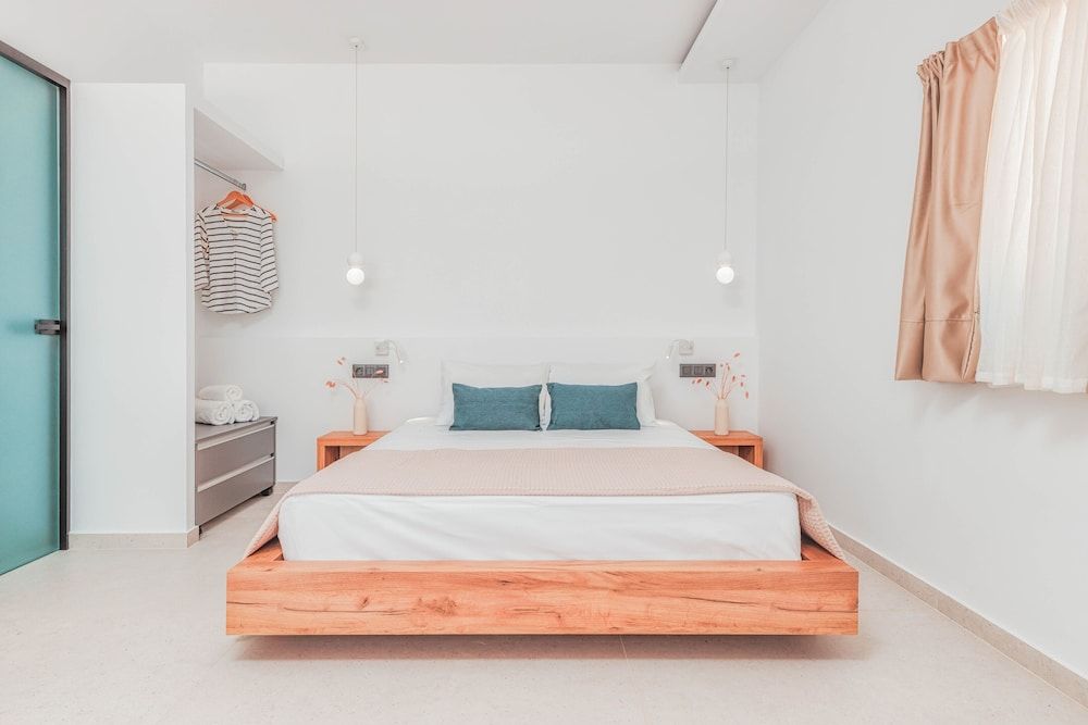 Apartment 7