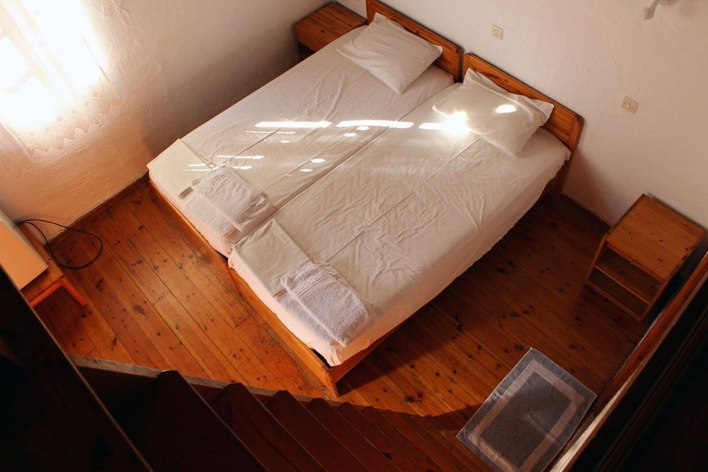 Sotos Pension Quadruple Room 3